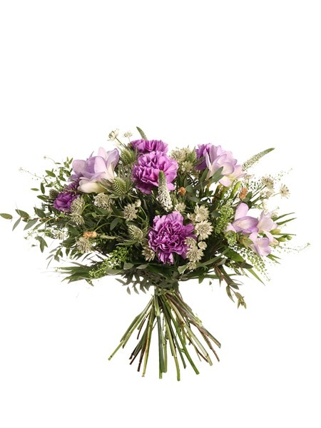 puolikorkea lilasävyinen kimppu